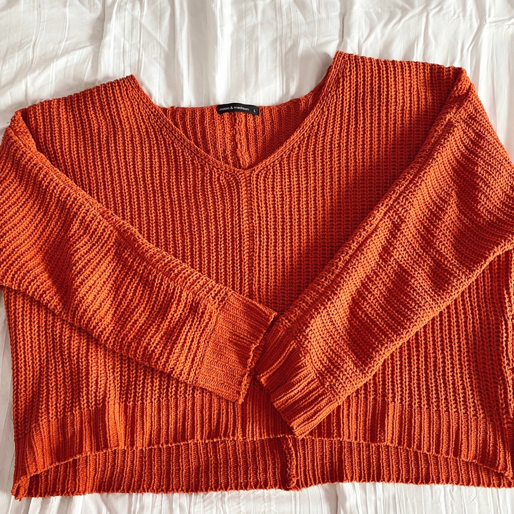 Moon and Madison Sweater Size L